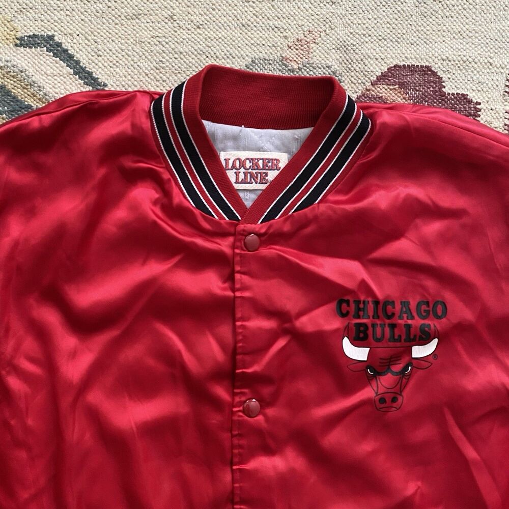Vintage Chicago Bulls Jacket Locker Line 90s XL Red NBA Logo Satin Snap